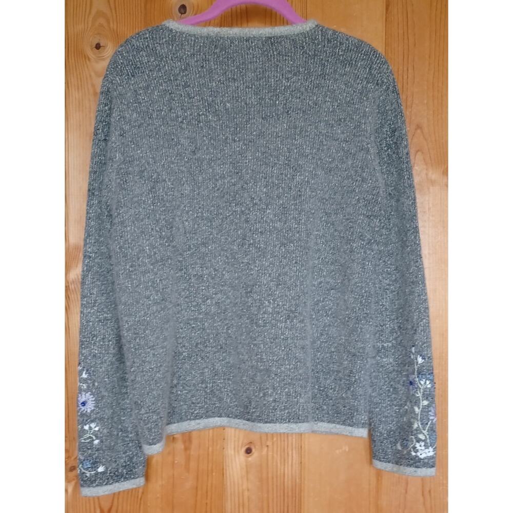 VTG Dressbarn Silk Angora Embroidered Cardigan Women's Medium Gray Floral Design - Picture 2 of 7